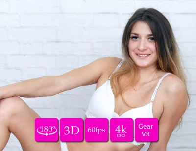 Amateur Model Abril Nude Casting VR Backstage